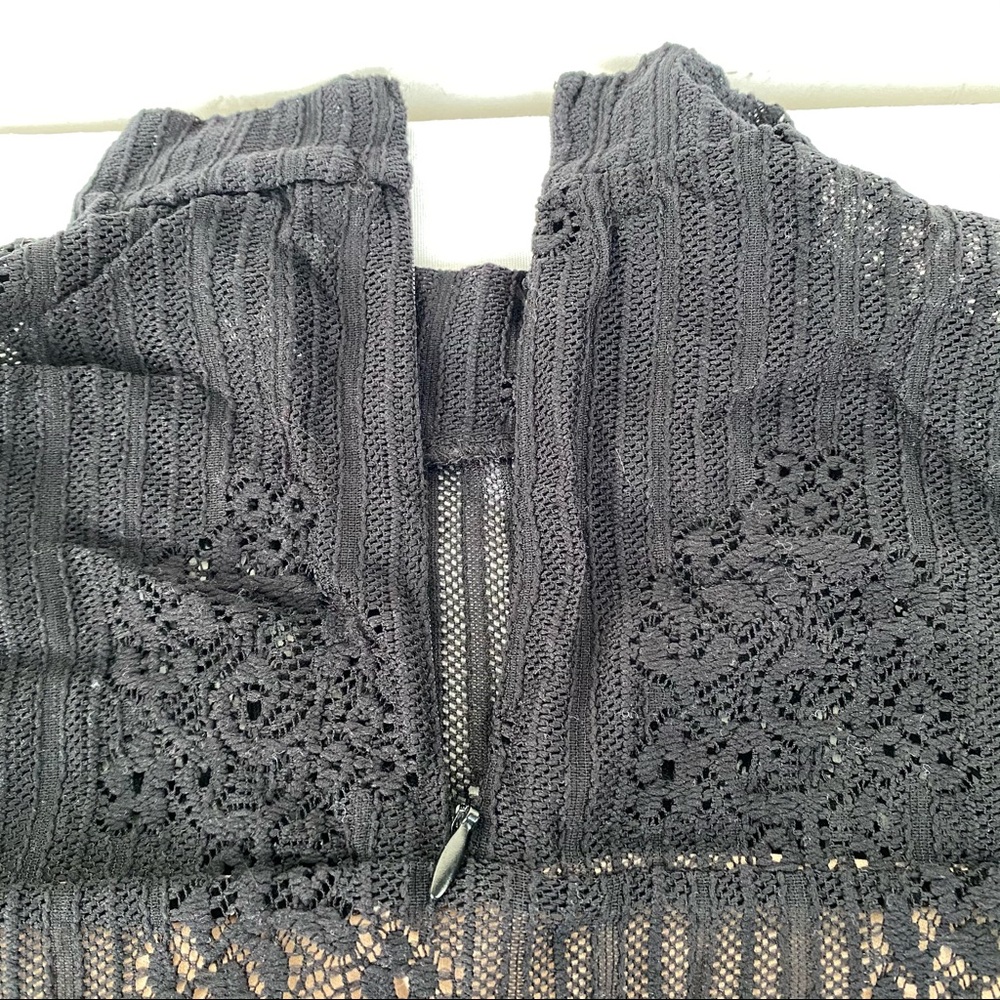 FOREVER 21 Crochet Lace Dress - SMALL - Picture 7 of 7